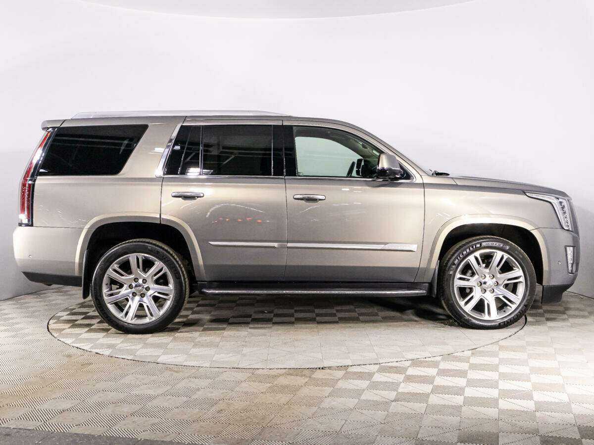 Купить Cadillac Escalade с пробегом. Фото: #3