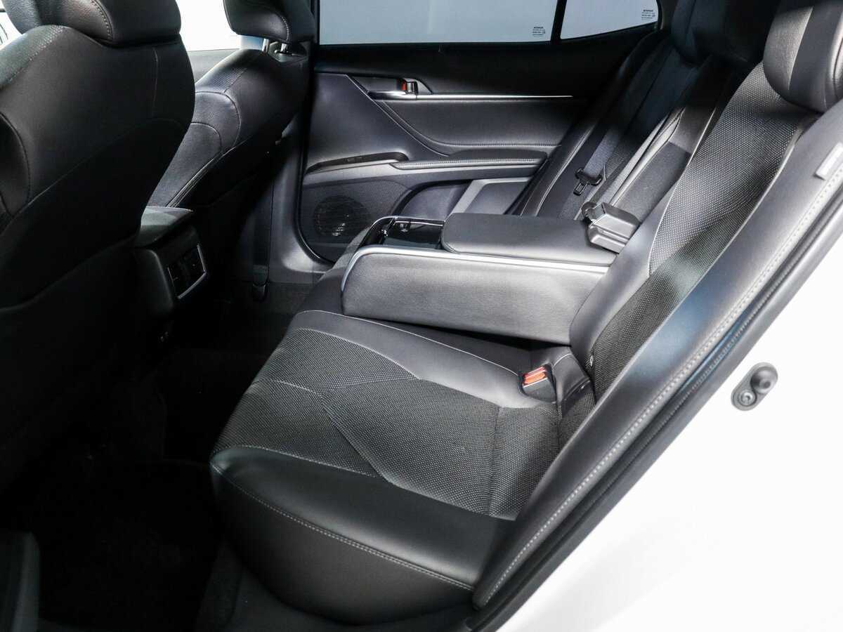 Купить Toyota Camry с пробегом. Фото: #6