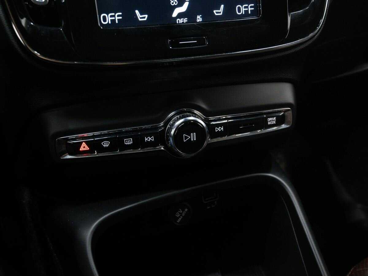 Купить Volvo XC40 с пробегом. Фото: #17