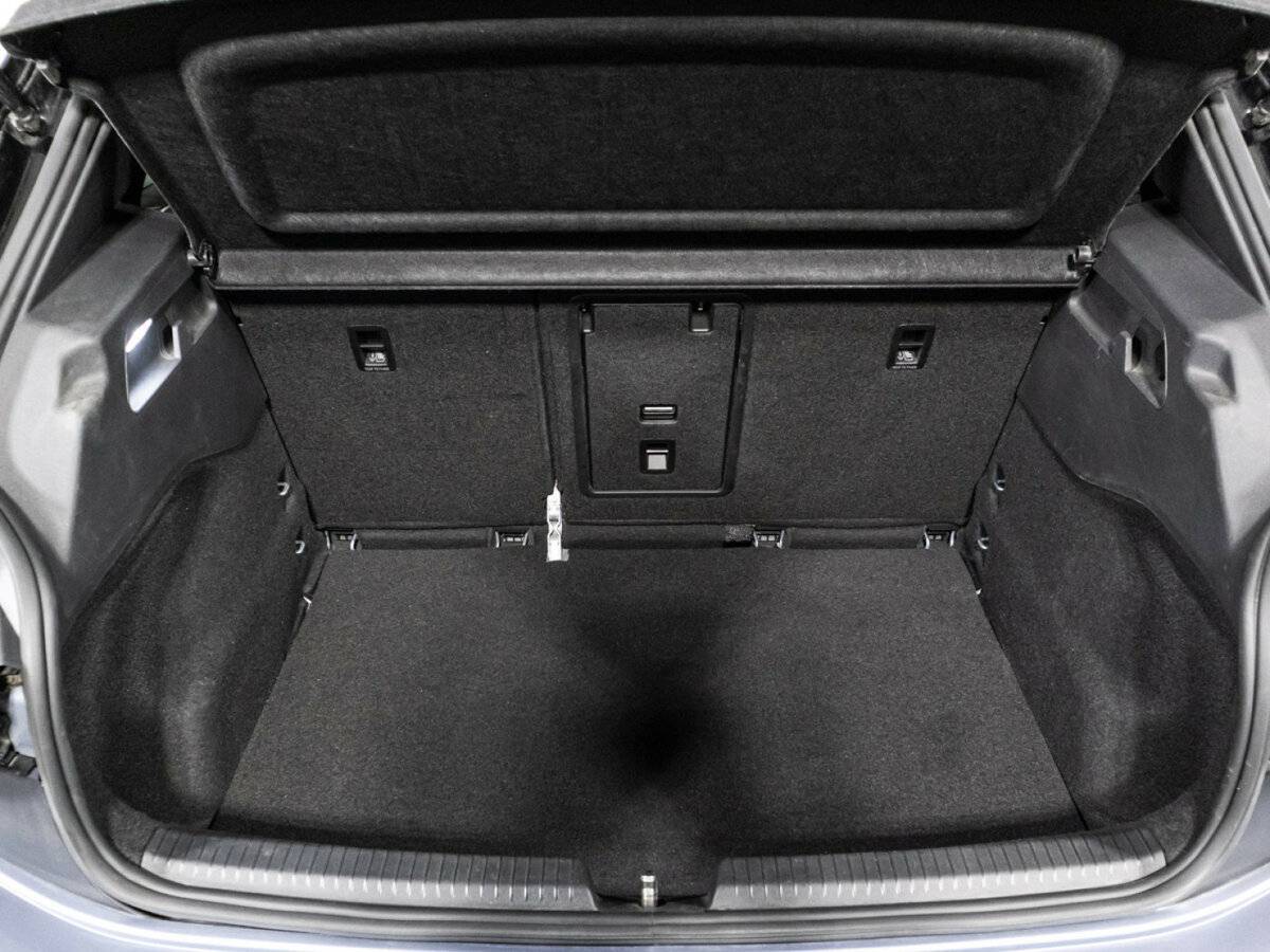 Купить Volkswagen ID.3 с пробегом. Фото: #13