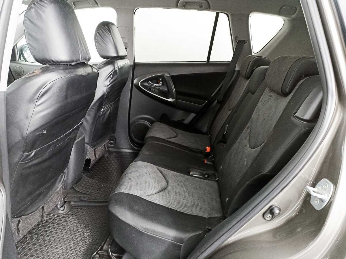 Купить Toyota RAV4 с пробегом. Фото: #9