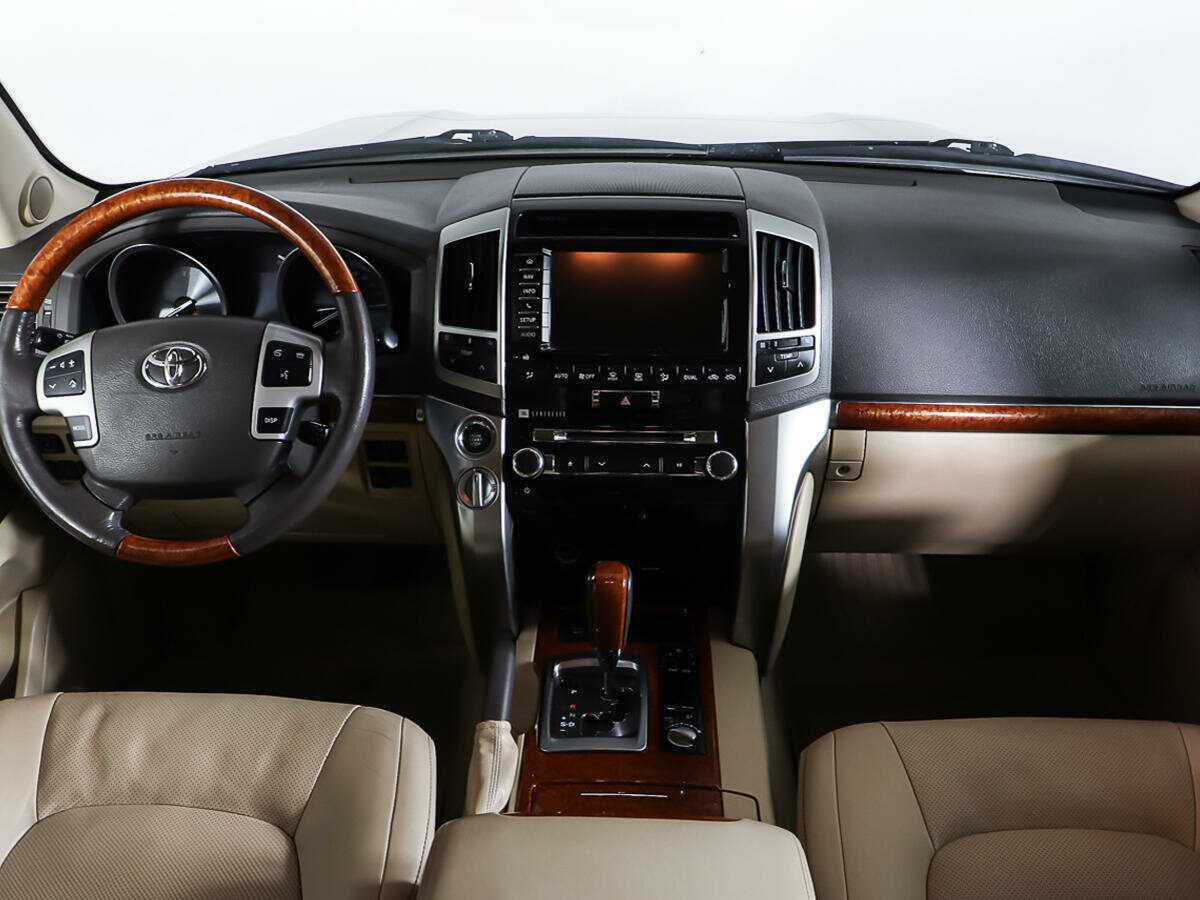 Купить Toyota Land Cruiser с пробегом. Фото: #10
