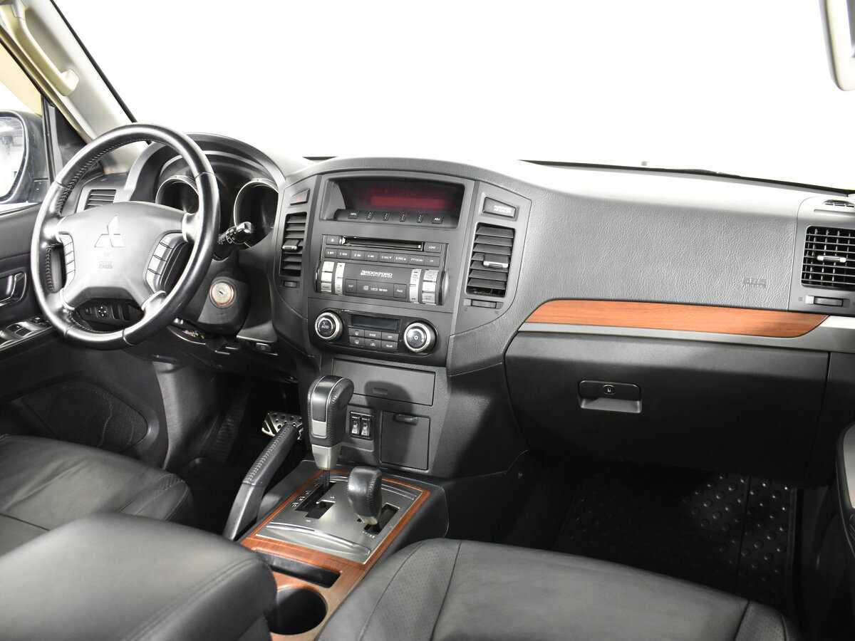 Купить Mitsubishi Pajero с пробегом. Фото: #9