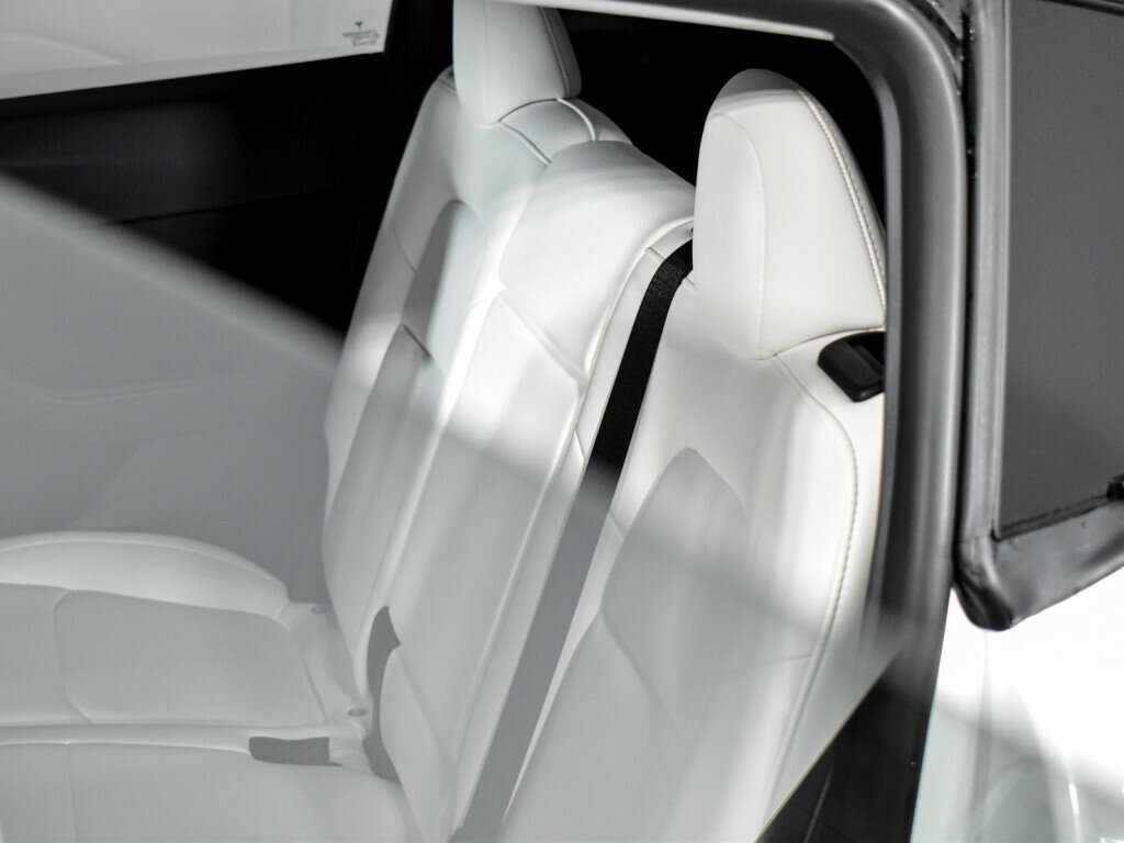 Купить Tesla Model Y с пробегом. Фото: #7