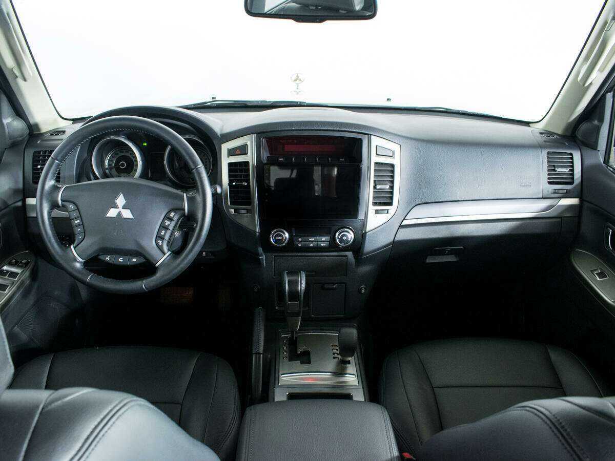 Купить Mitsubishi Pajero с пробегом. Фото: #11