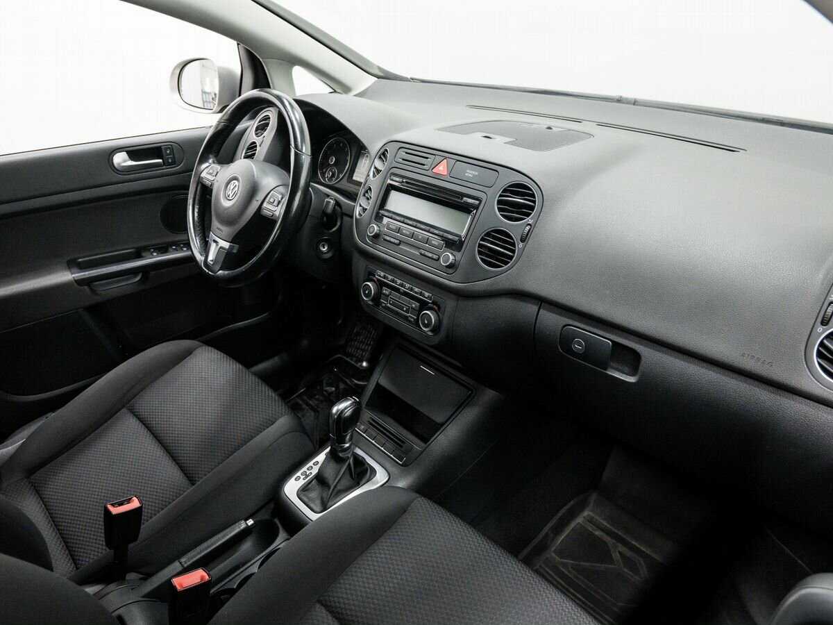 Купить Volkswagen Golf Plus с пробегом. Фото: #6