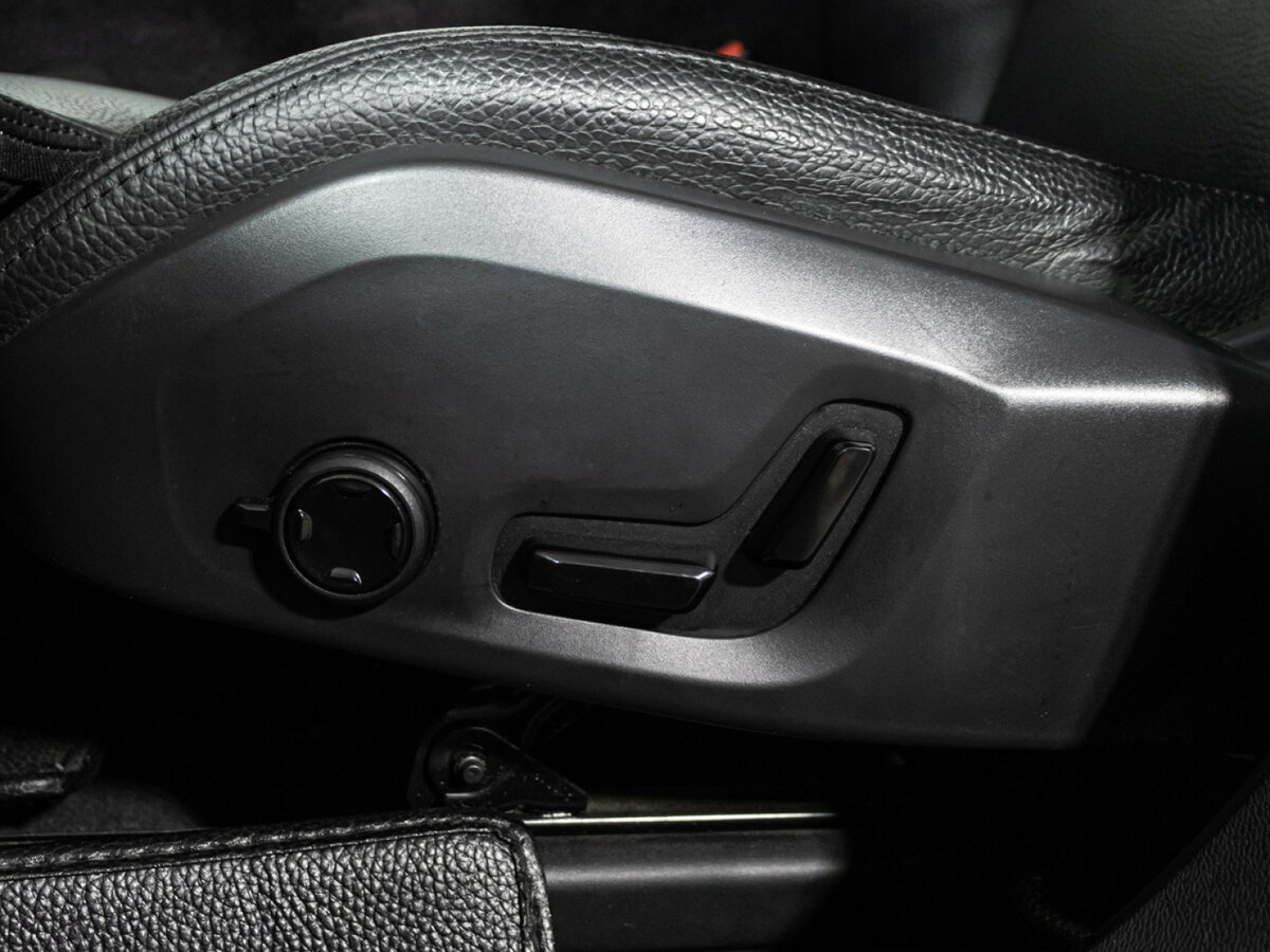 Купить Volvo XC60 с пробегом. Фото: #13