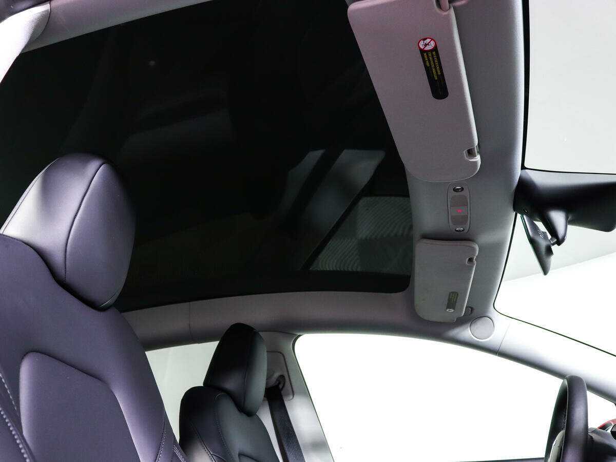 Купить Tesla Model Y с пробегом. Фото: #11