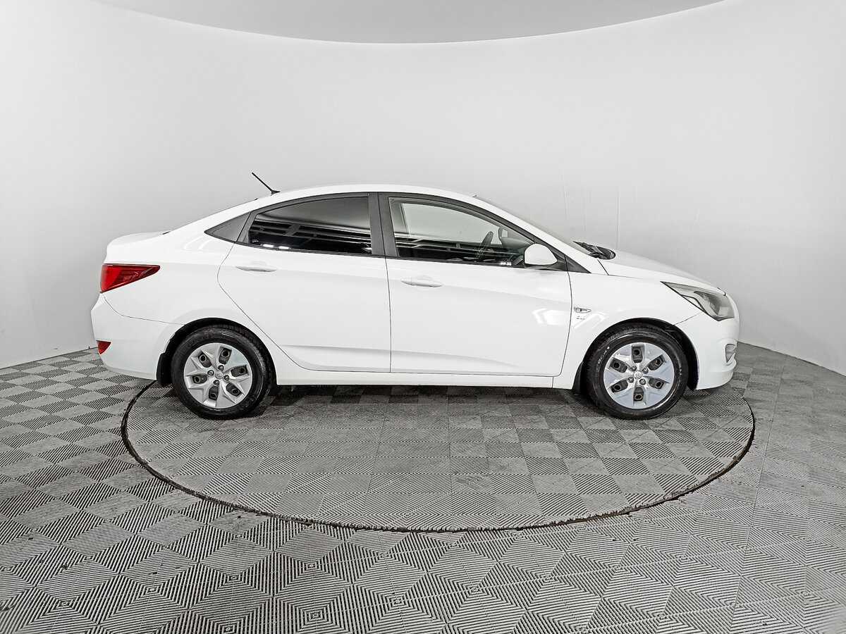 Купить Hyundai Solaris с пробегом. Фото: #3
