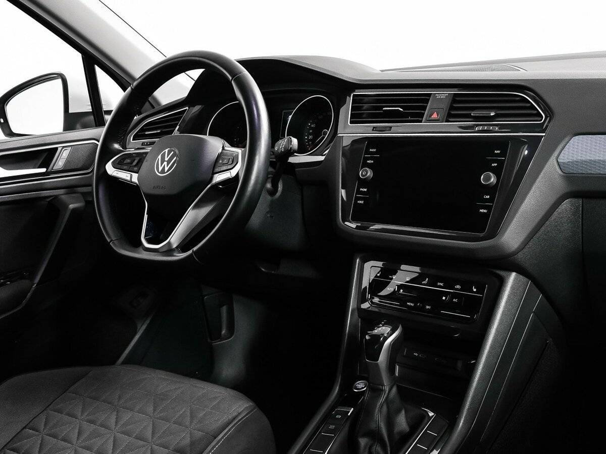 Купить Volkswagen Tiguan с пробегом. Фото: #8
