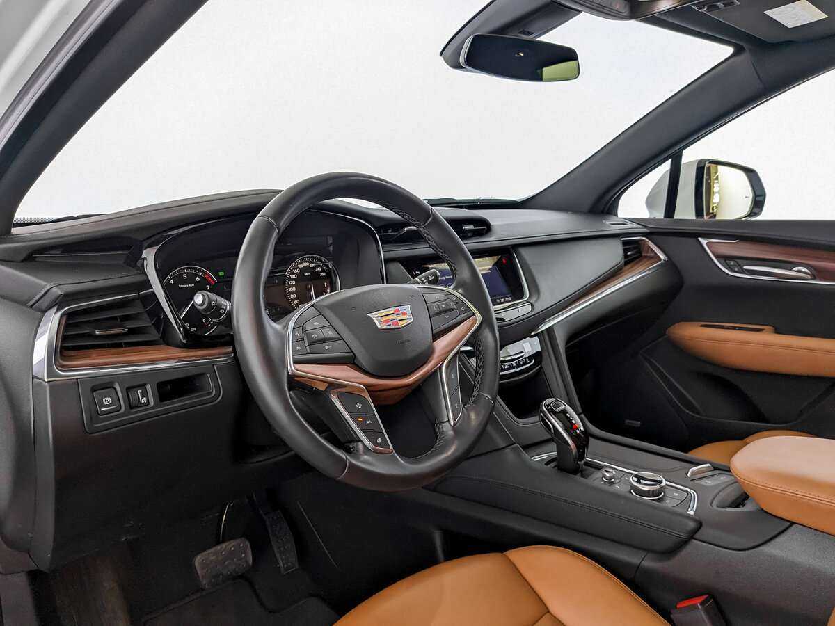 Купить Cadillac XT5 с пробегом. Фото: #15