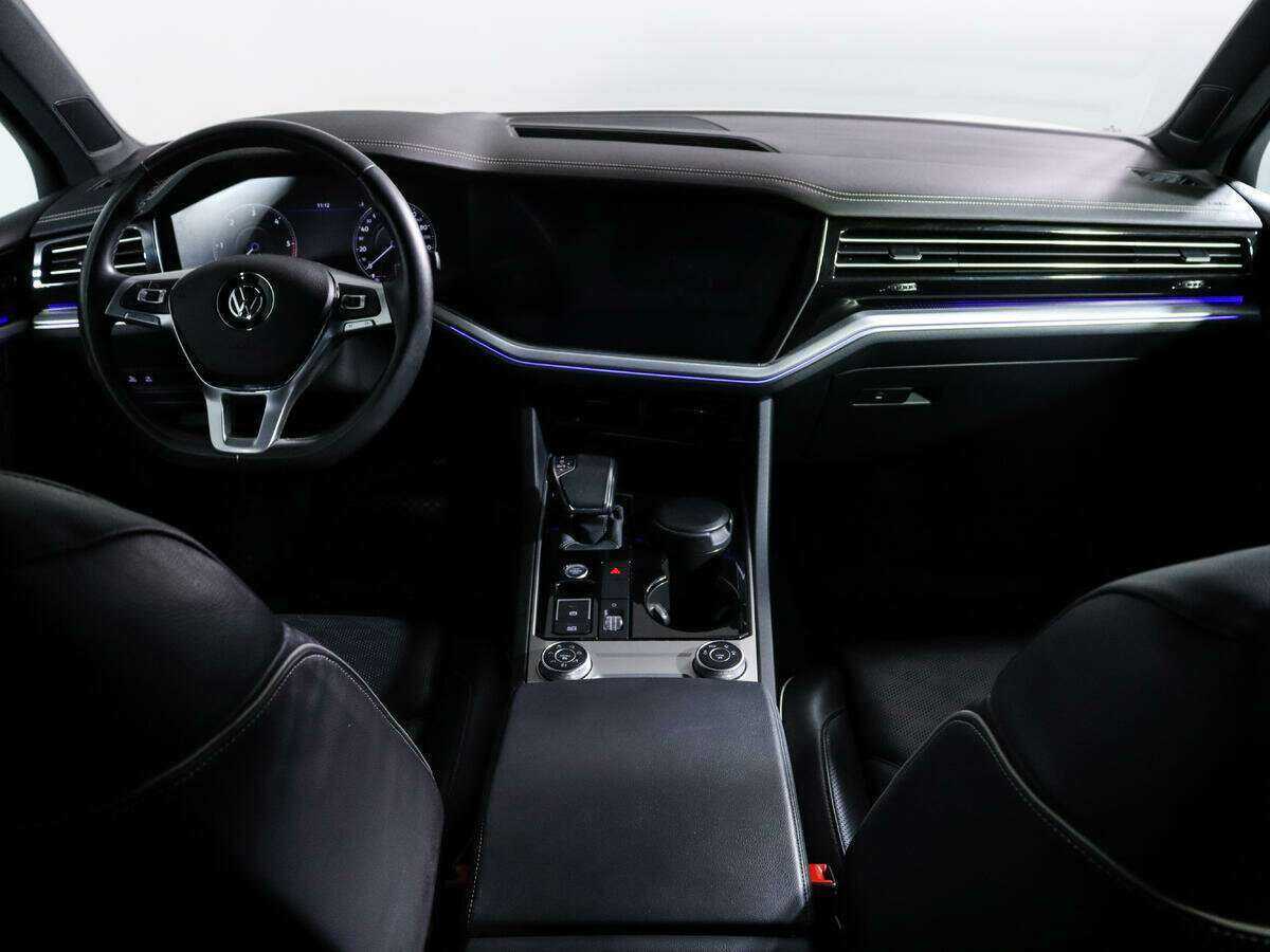Купить Volkswagen Touareg с пробегом. Фото: #8