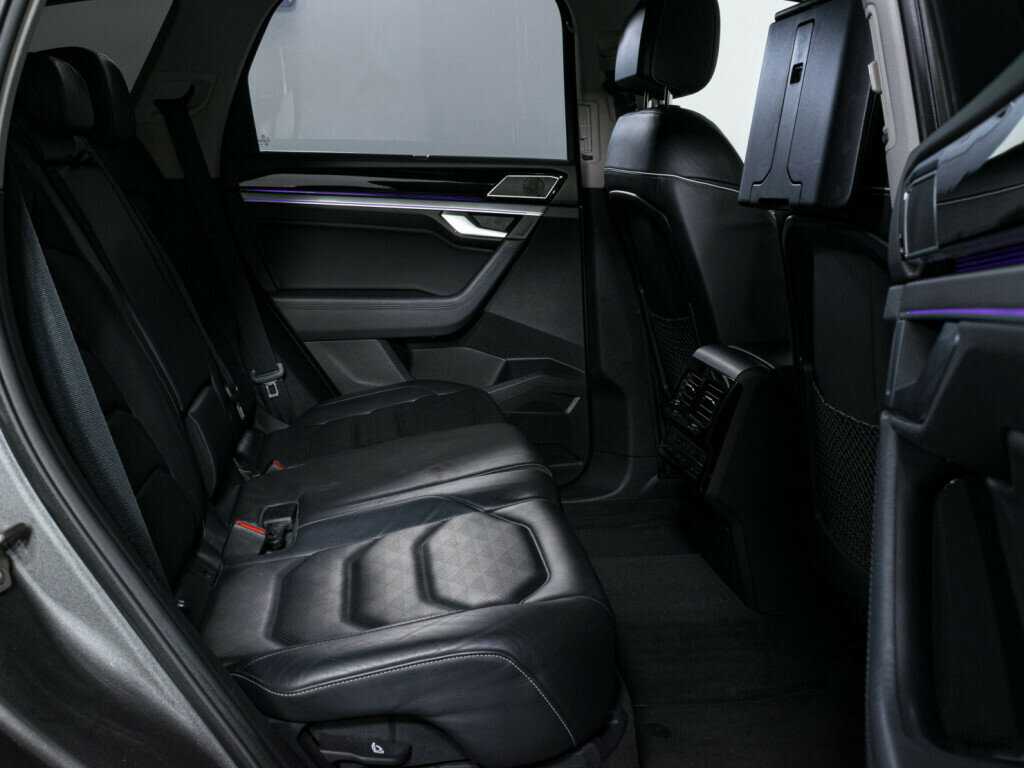 Купить Volkswagen Touareg с пробегом. Фото: #13