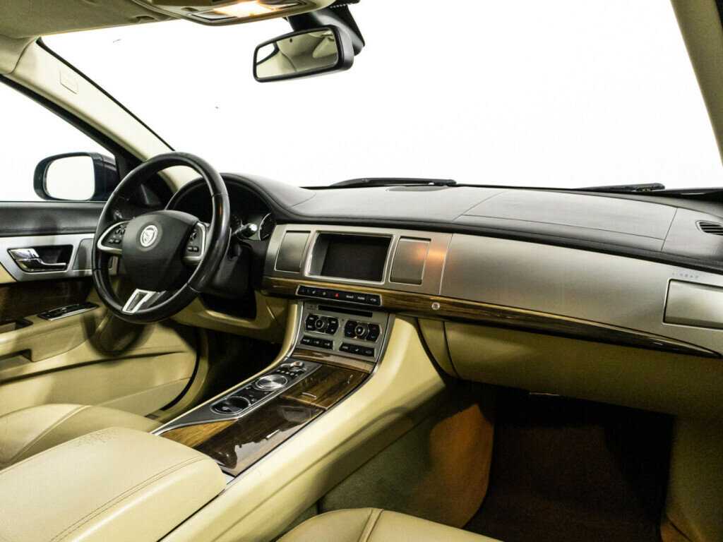 Купить Jaguar XF с пробегом. Фото: #8