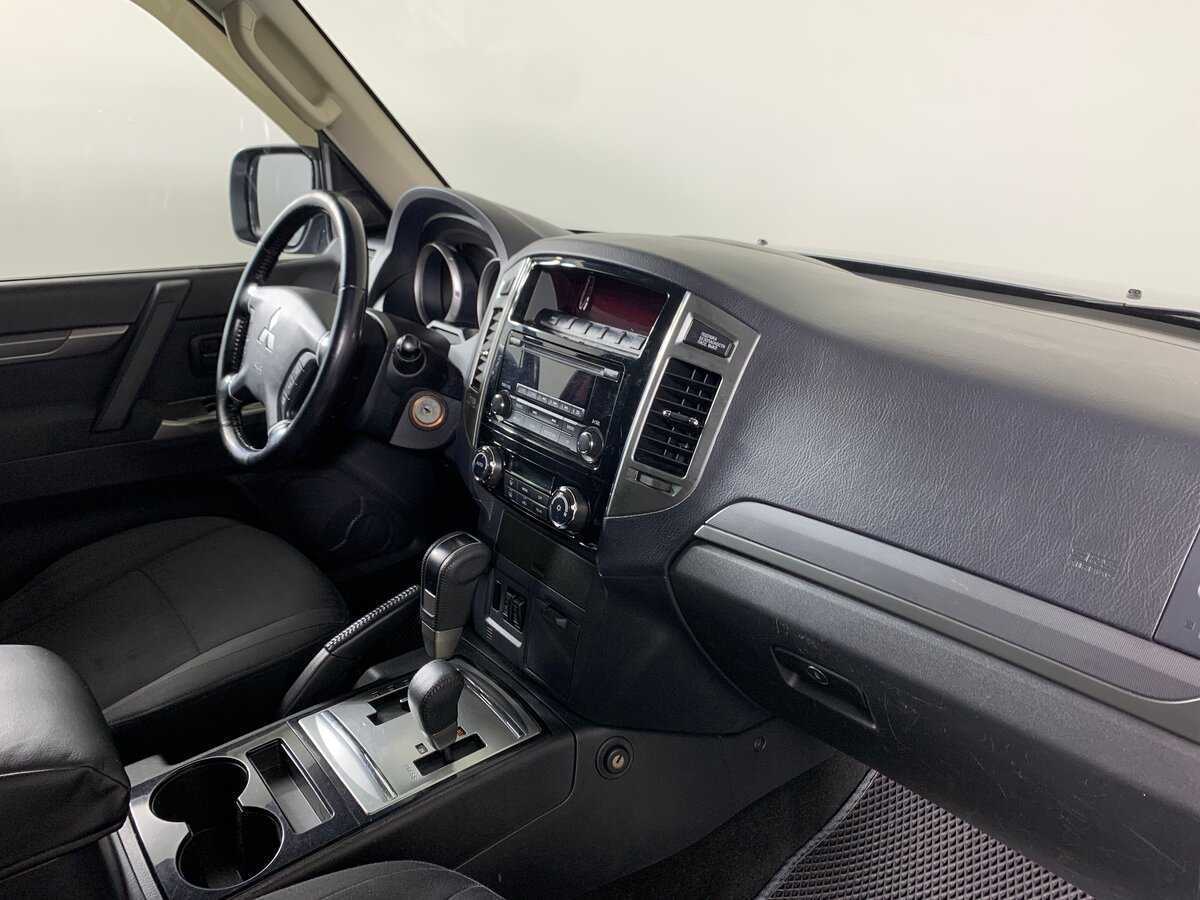 Купить Mitsubishi Pajero с пробегом. Фото: #13