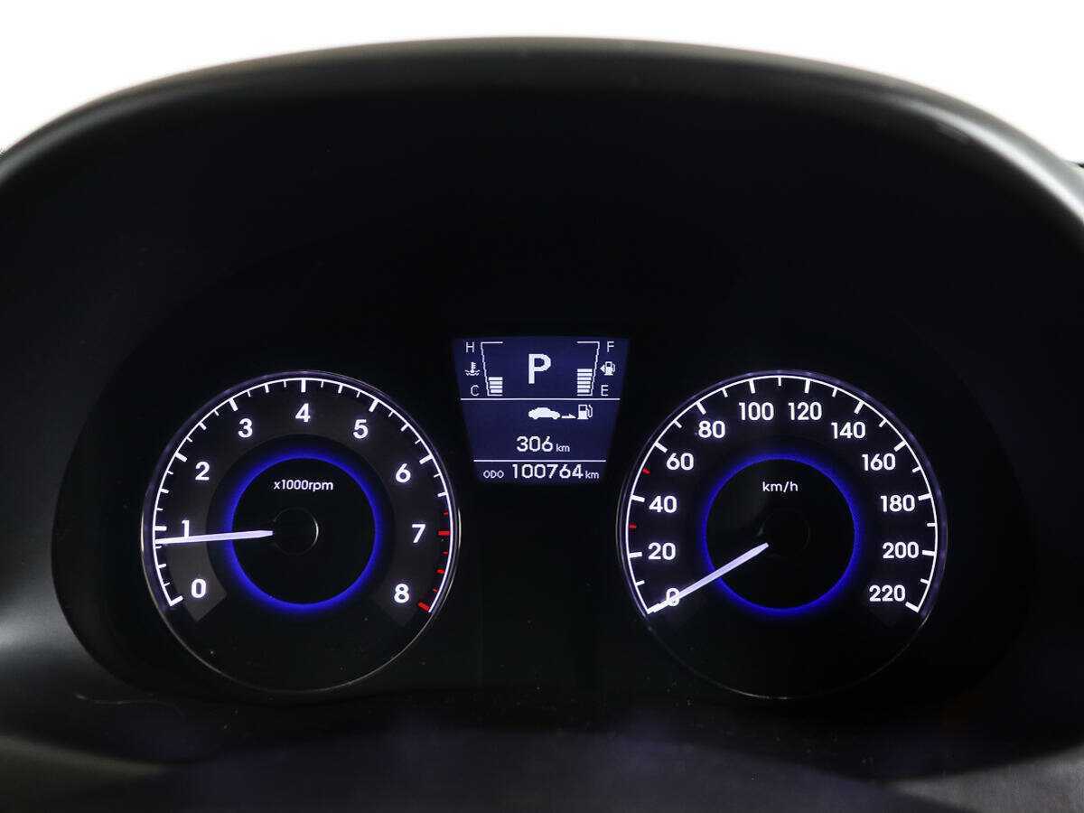 Купить Hyundai Solaris с пробегом. Фото: #9