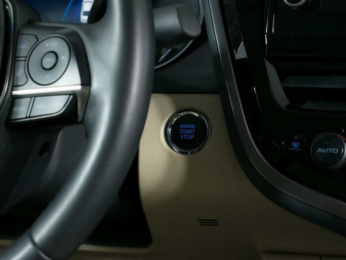 Купить Toyota Camry с пробегом. Фото: #17