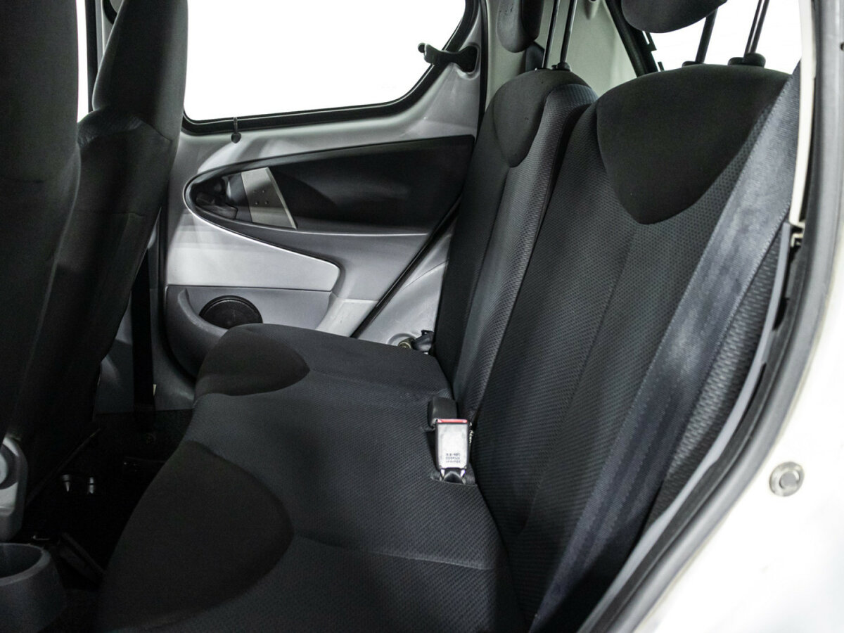 Купить Toyota Aygo с пробегом. Фото: #9