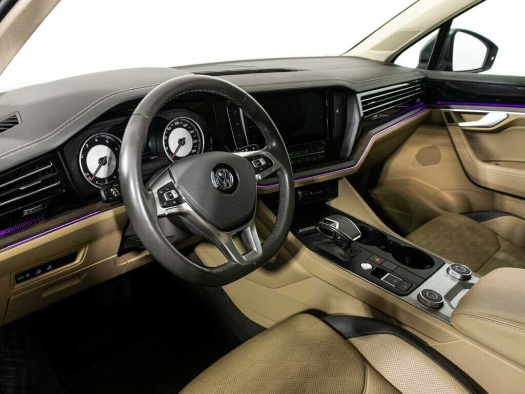 Купить Volkswagen Touareg с пробегом. Фото: #10