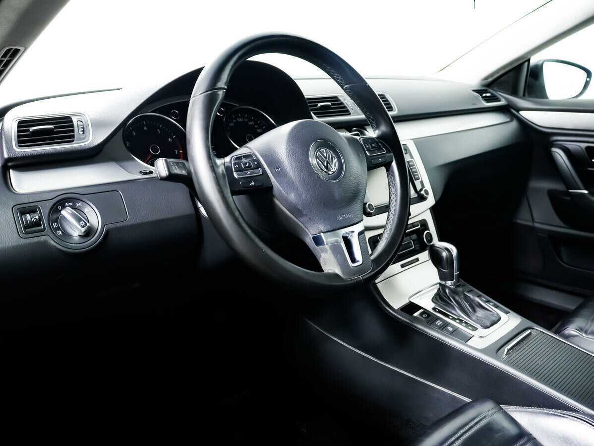 Купить Volkswagen Passat CC с пробегом. Фото: #11