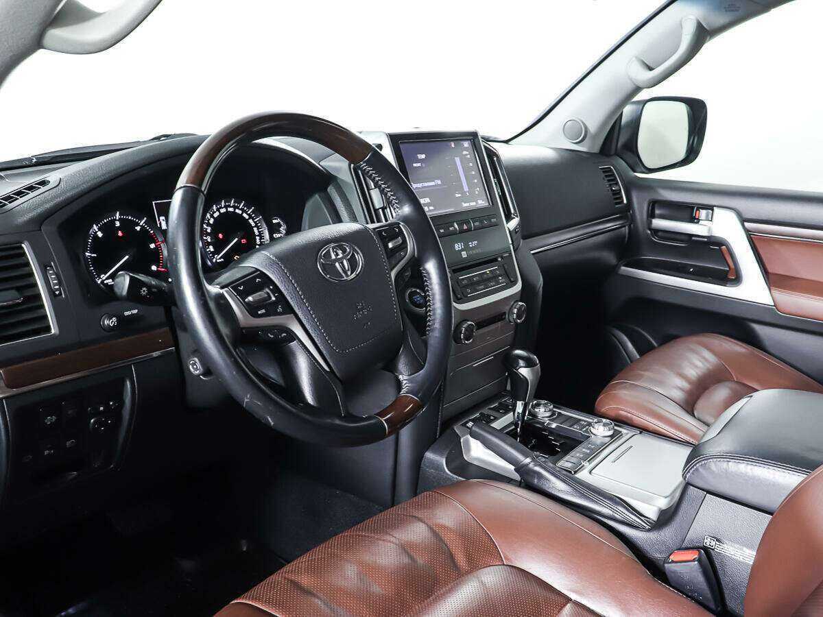 Купить Toyota Land Cruiser с пробегом. Фото: #12