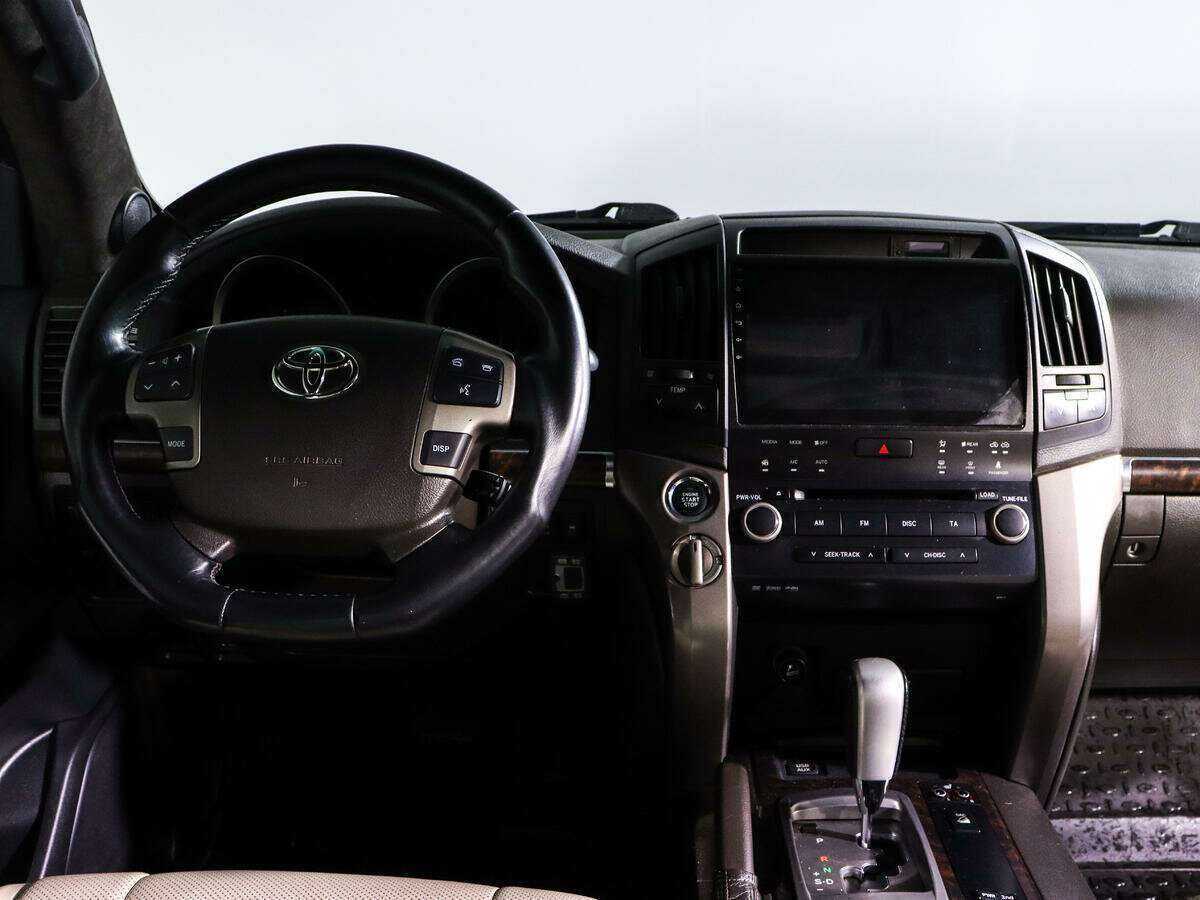 Купить Toyota Land Cruiser с пробегом. Фото: #9