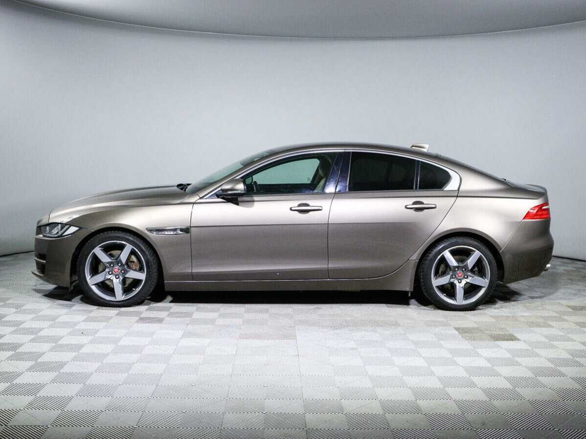 Купить Jaguar XE с пробегом. Фото: #7
