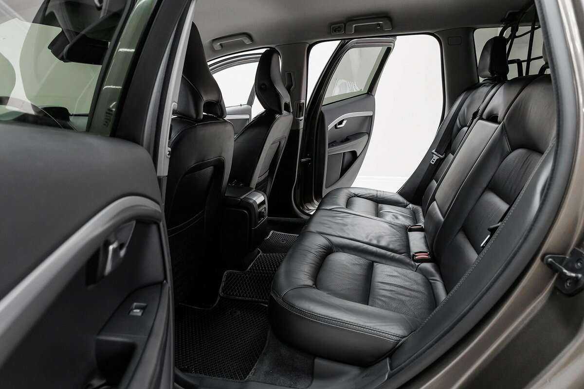 Купить Volvo XC70 с пробегом. Фото: #15