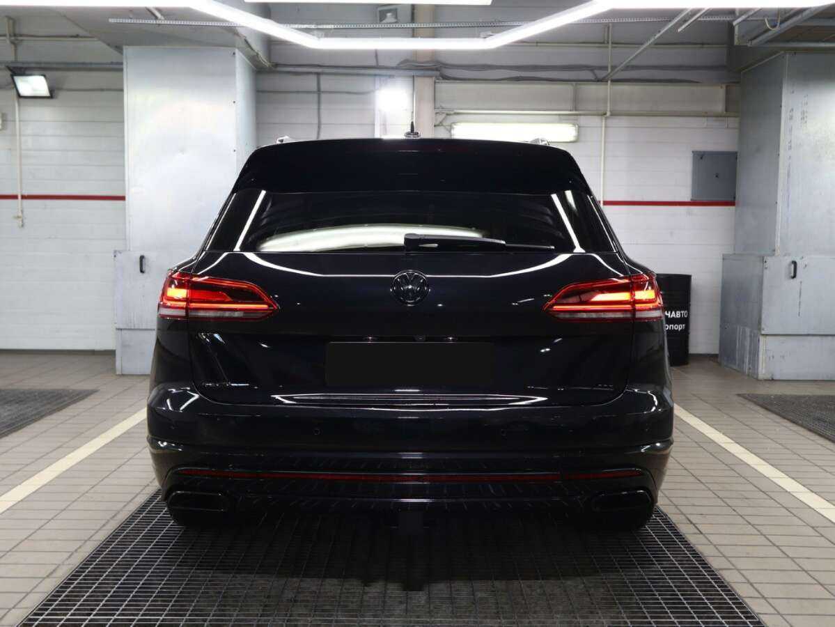 Купить Volkswagen Touareg с пробегом. Фото: #3