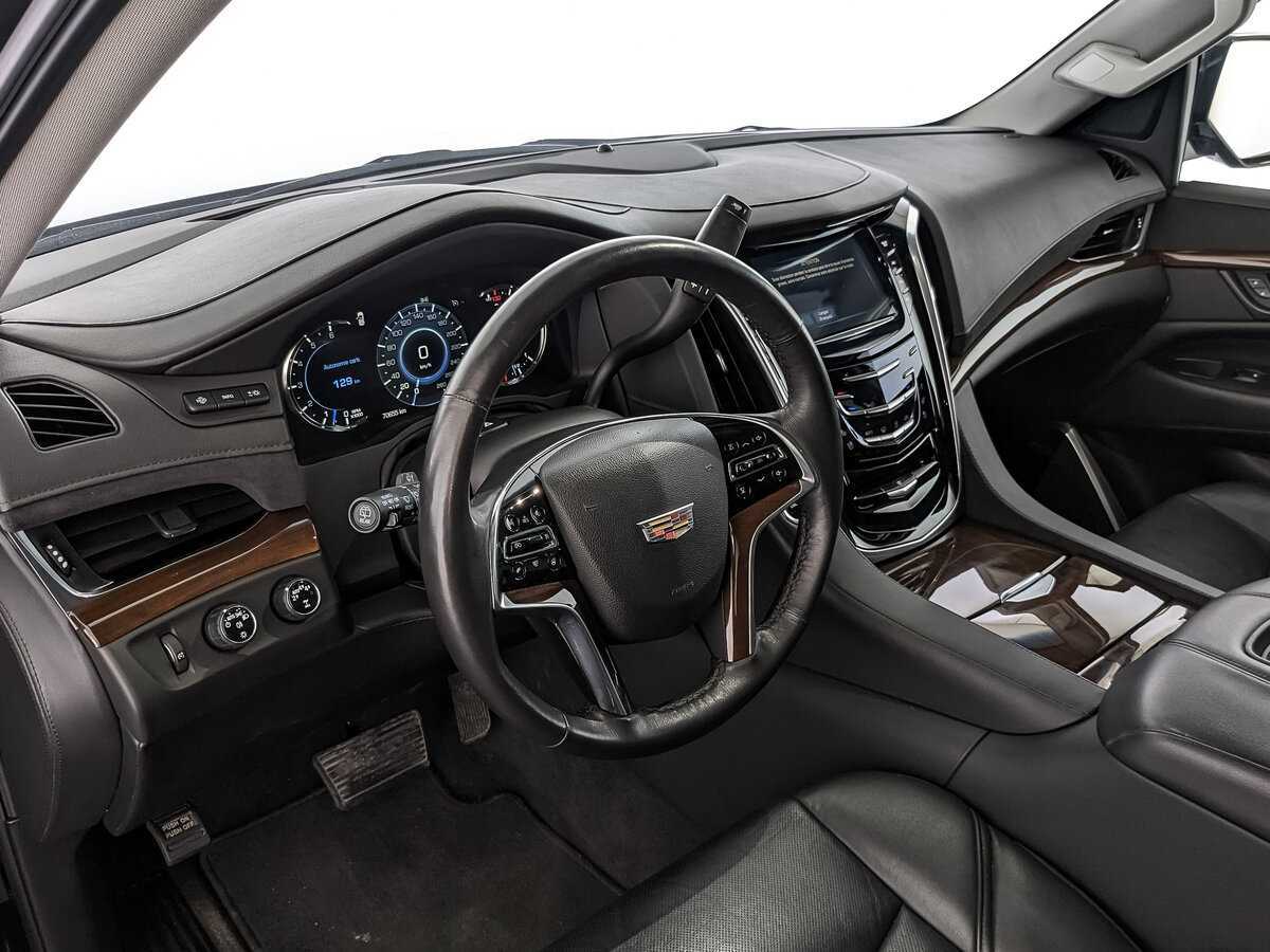 Купить Cadillac Escalade с пробегом. Фото: #10