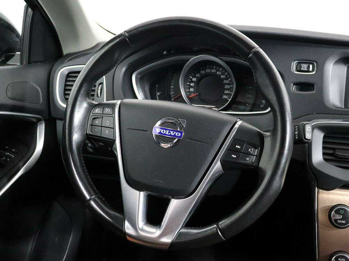 Купить Volvo V40 Cross Country с пробегом. Фото: #12