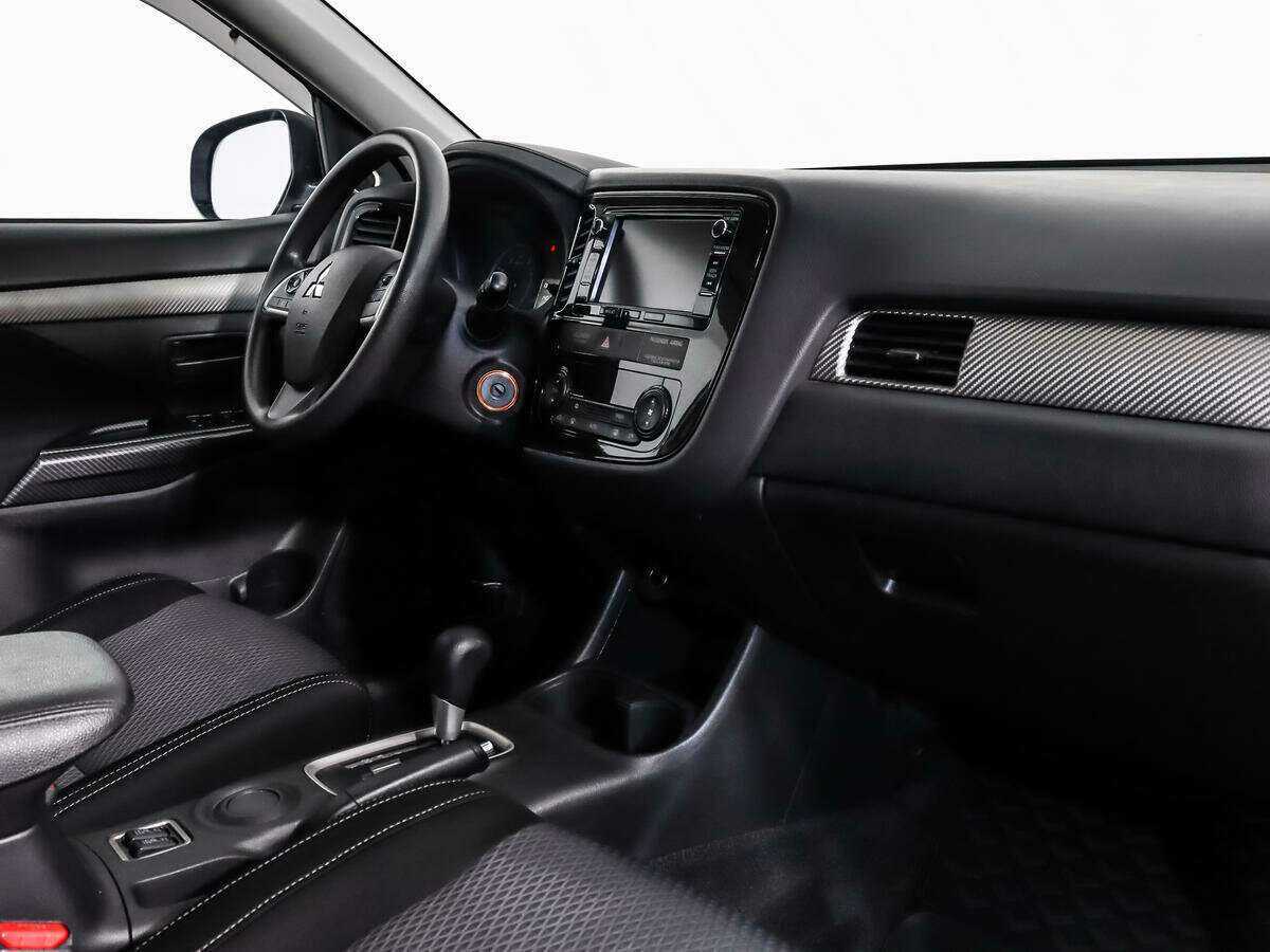 Купить Mitsubishi Outlander с пробегом. Фото: #10