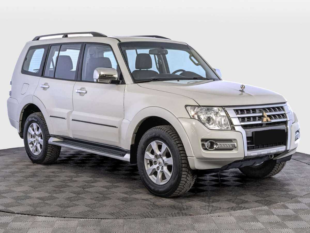 Купить Mitsubishi Pajero с пробегом. Фото: #2