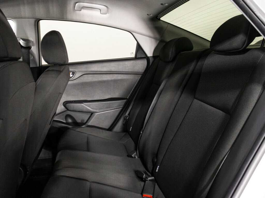 Купить Hyundai Solaris с пробегом. Фото: #9