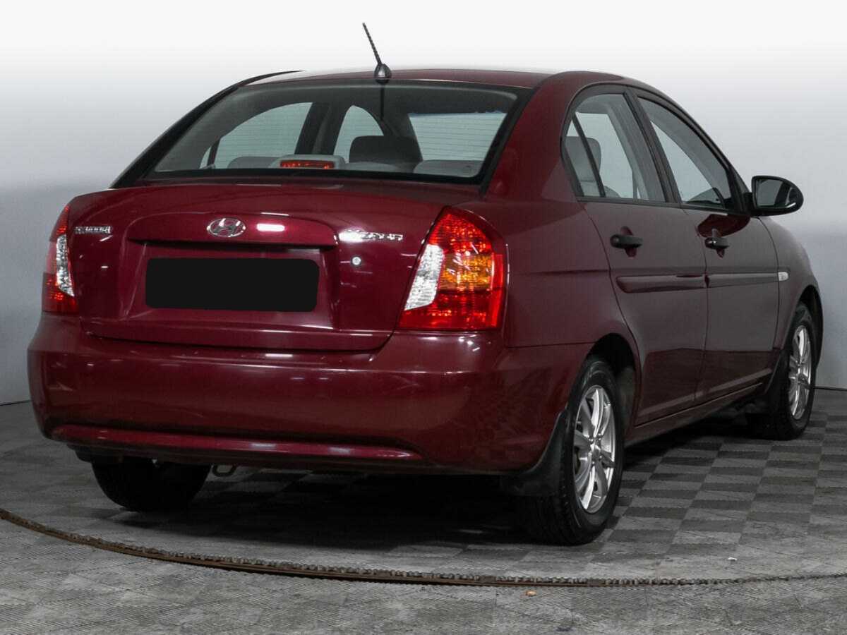 Купить Hyundai Verna с пробегом. Фото: #4