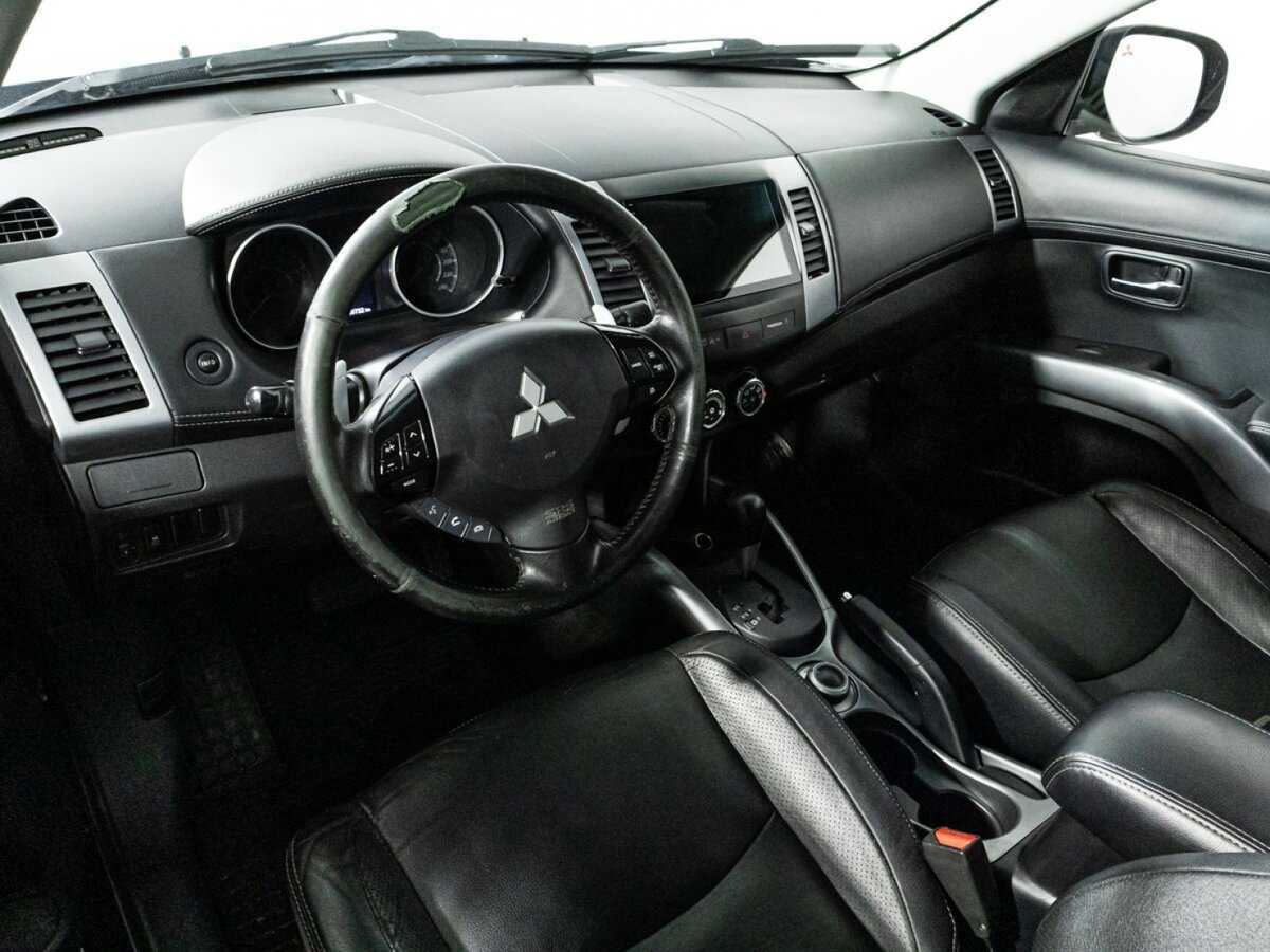 Купить Mitsubishi Outlander с пробегом. Фото: #10