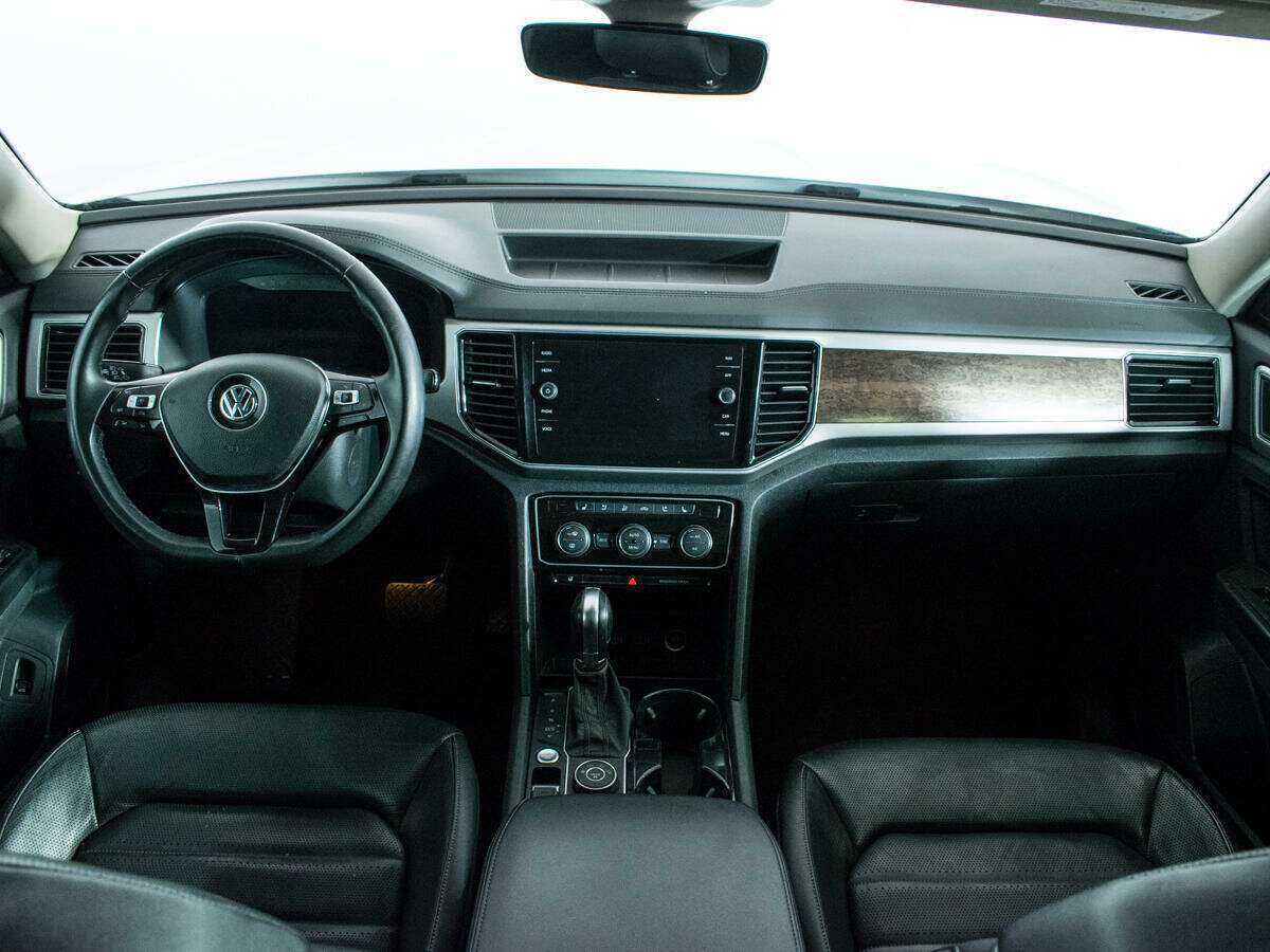 Купить Volkswagen Teramont с пробегом. Фото: #10