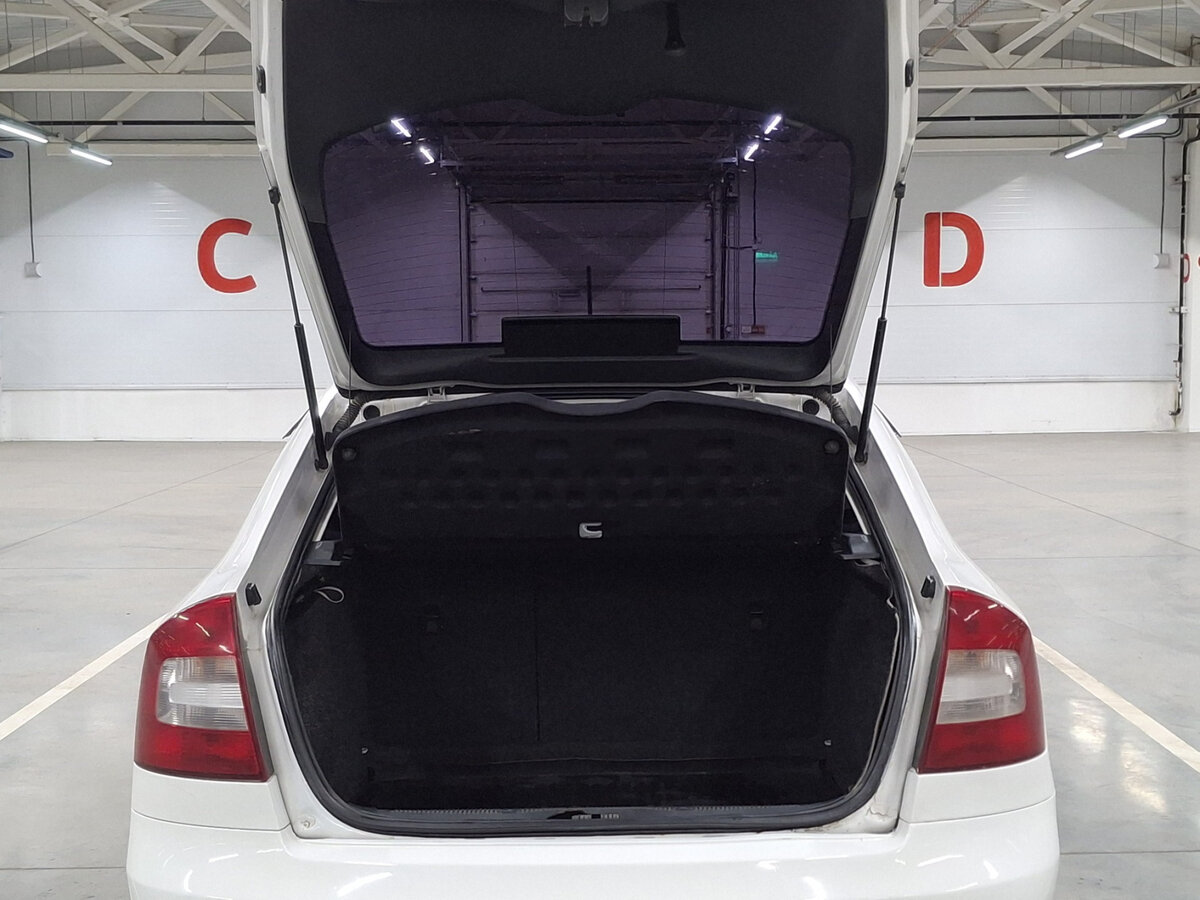 Купить Skoda Octavia с пробегом. Фото: #9