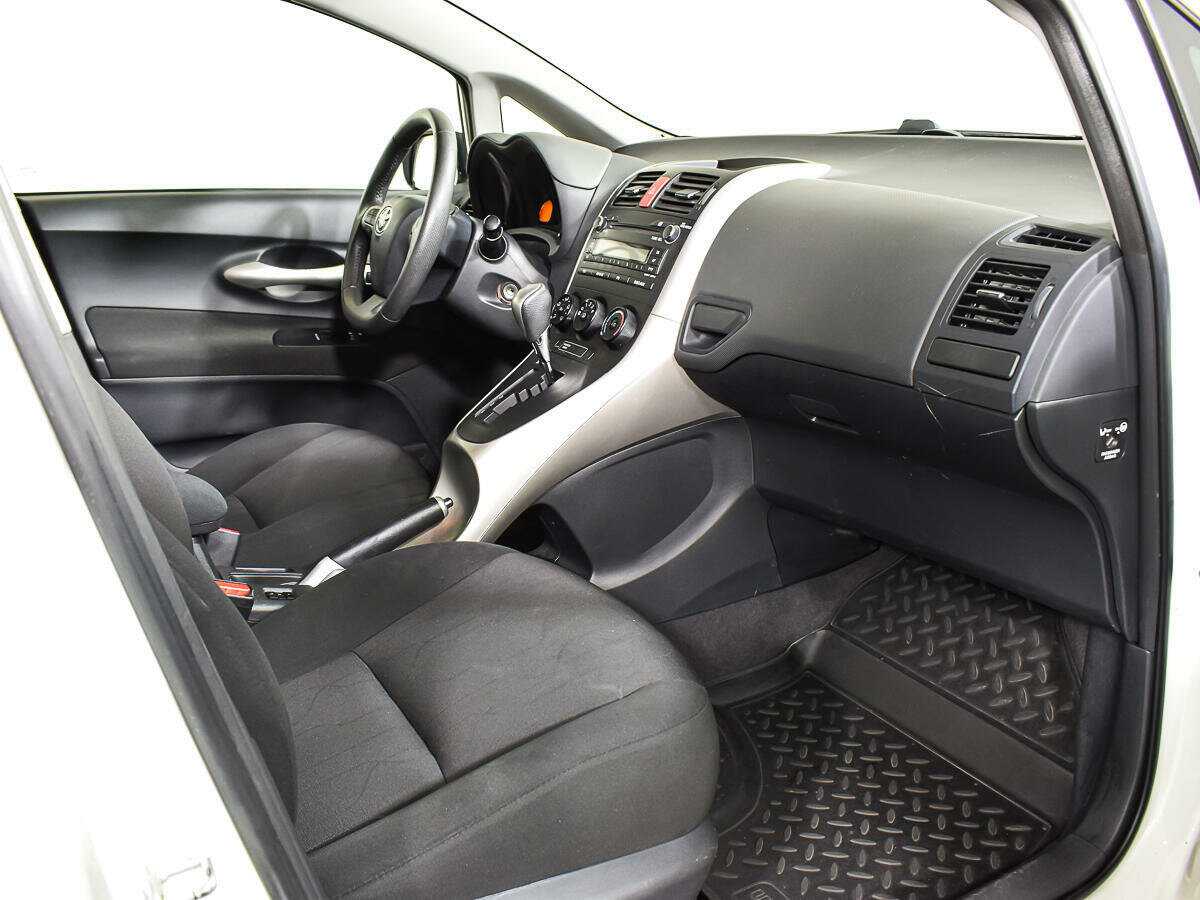 Купить Toyota Auris с пробегом. Фото: #7