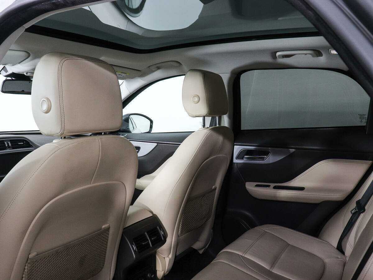 Купить Jaguar F-Pace с пробегом. Фото: #12