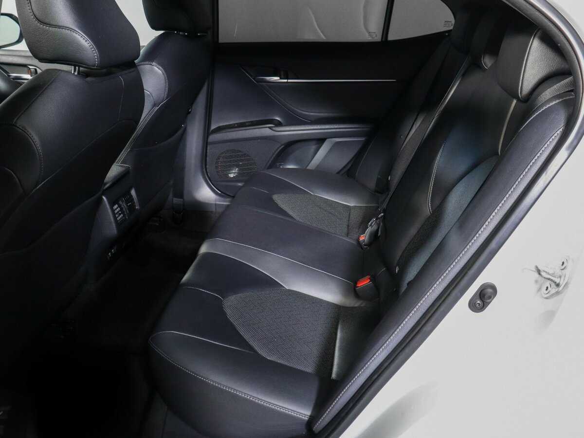 Купить Toyota Camry с пробегом. Фото: #6
