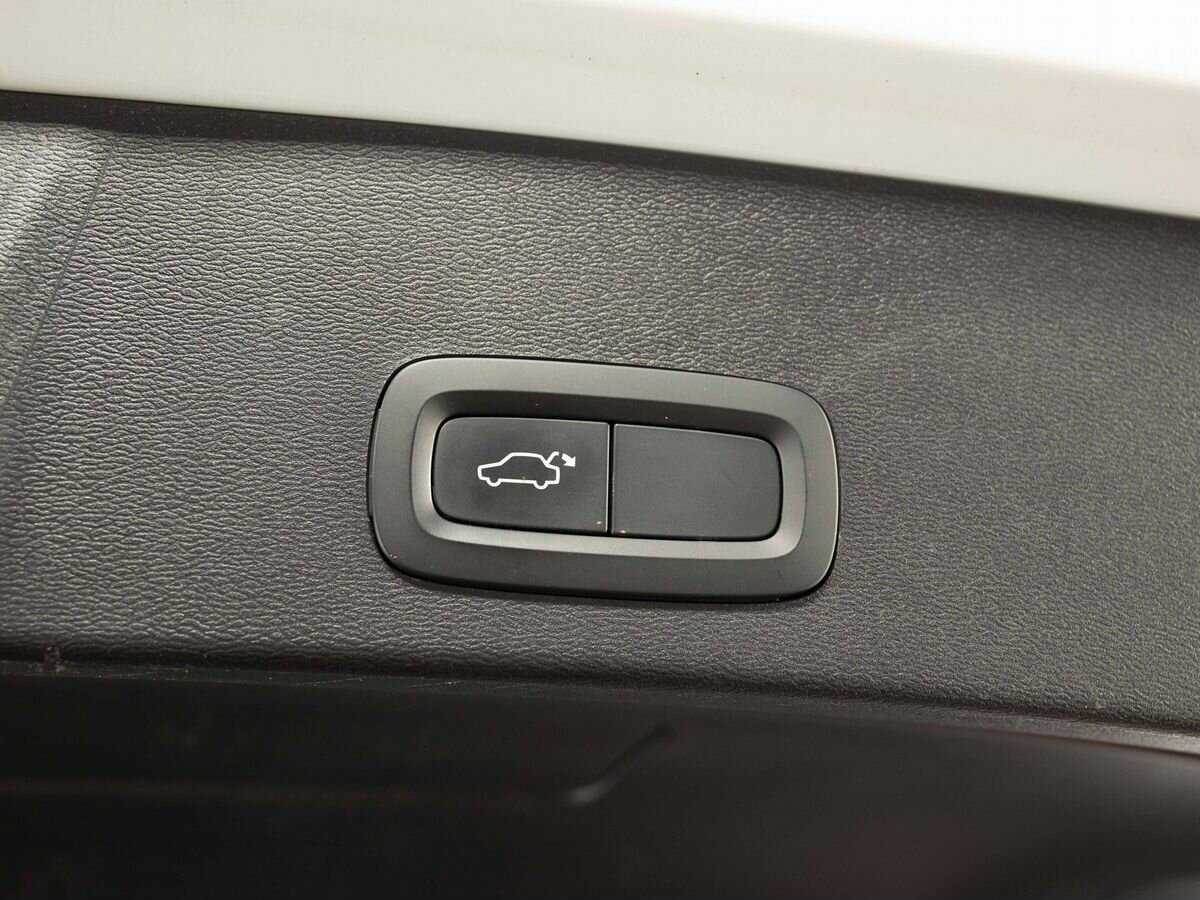 Купить Volvo XC40 с пробегом. Фото: #26