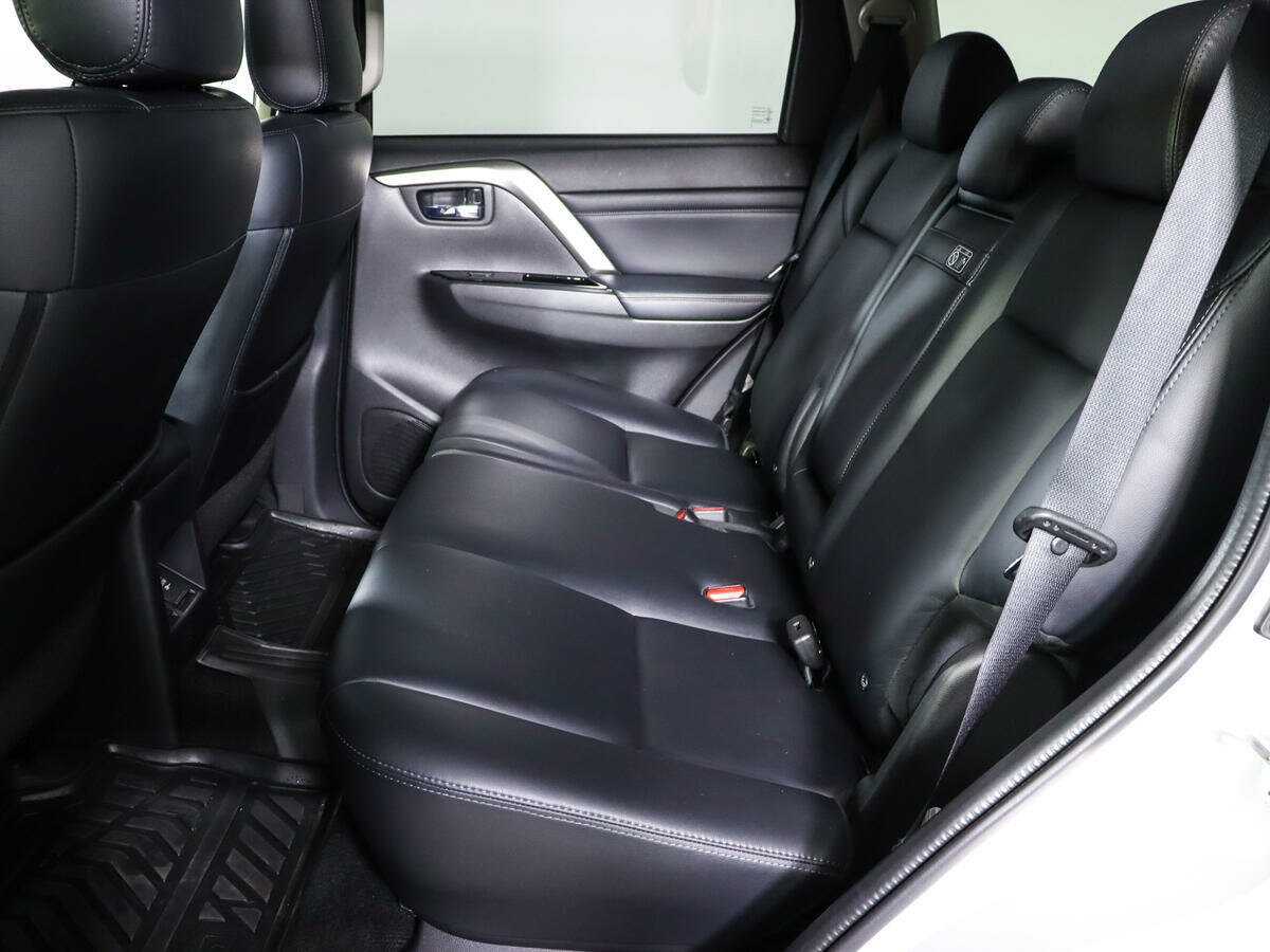 Купить Mitsubishi Pajero Sport с пробегом. Фото: #6