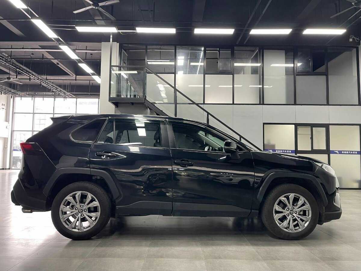 Купить Toyota RAV4 с пробегом. Фото: #6