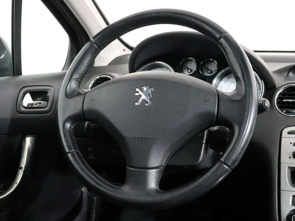 Купить Peugeot 308 с пробегом. Фото: #10