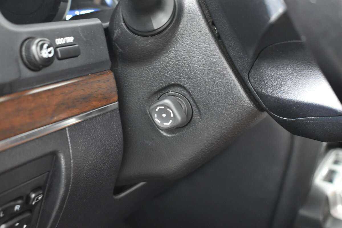 Купить Toyota Land Cruiser с пробегом. Фото: #11