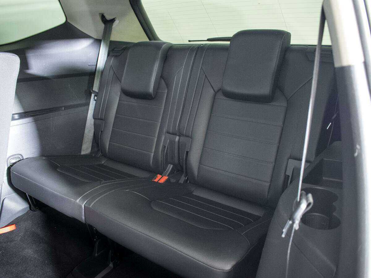 Купить Volkswagen Teramont с пробегом. Фото: #13