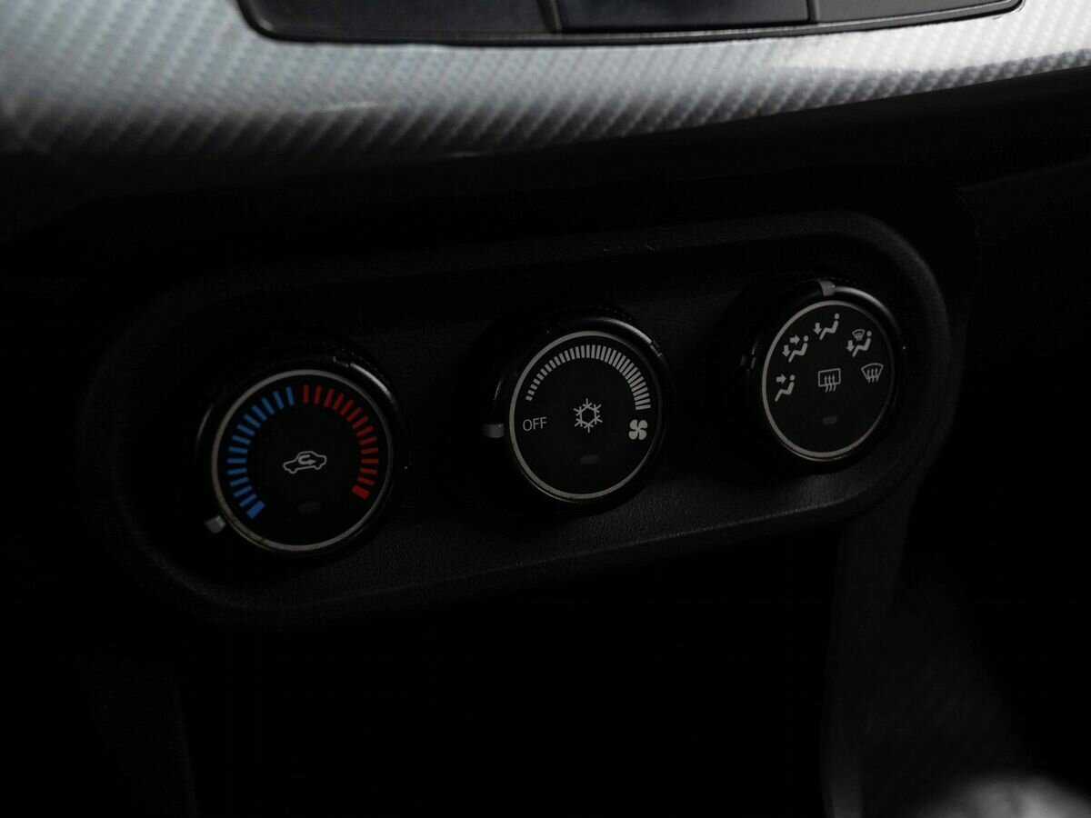 Купить Mitsubishi Lancer с пробегом. Фото: #14
