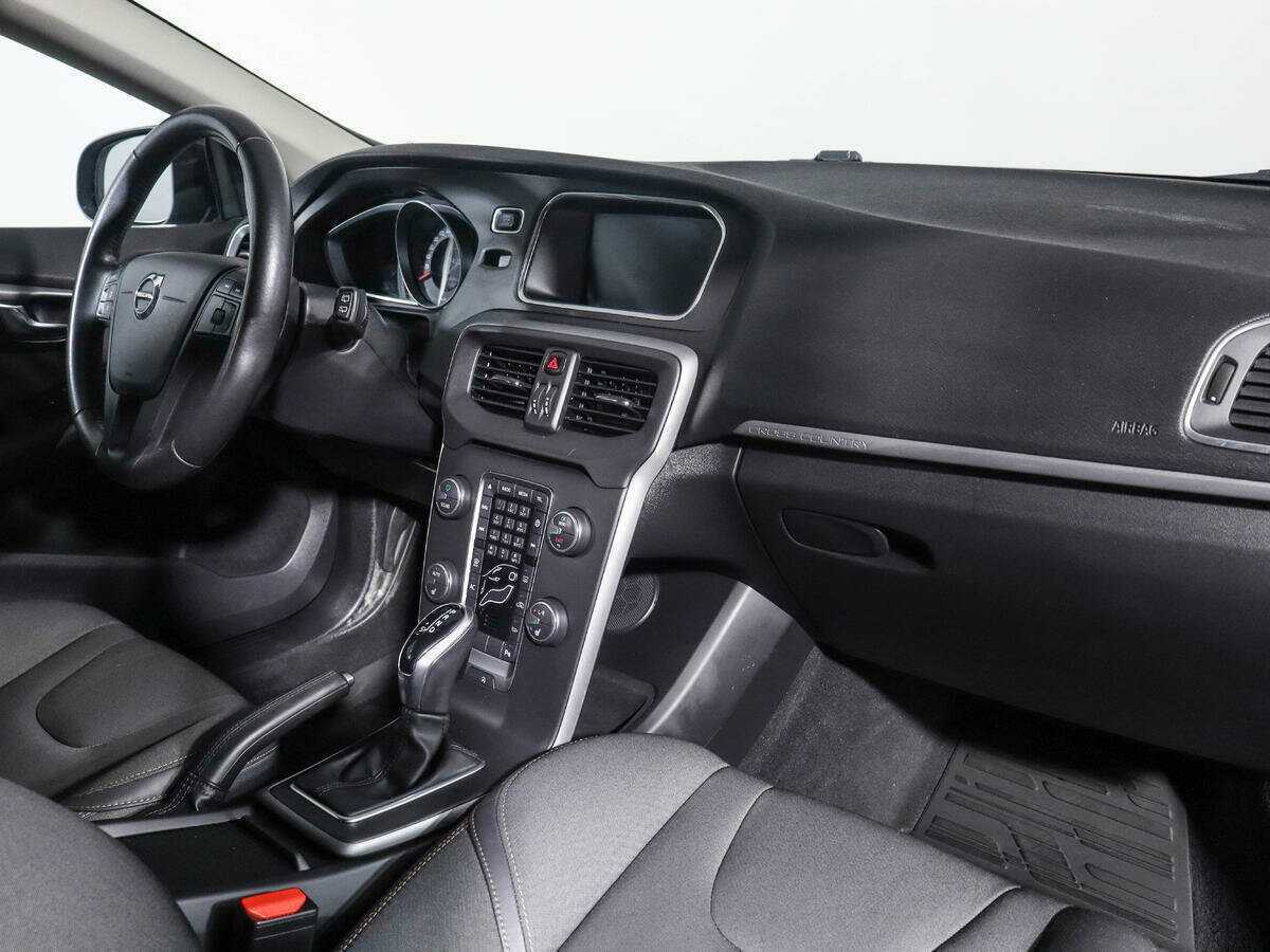 Купить Volvo V40 Cross Country с пробегом. Фото: #5