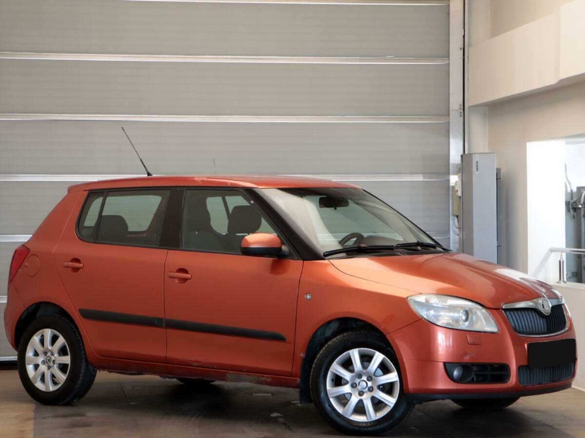 Купить Skoda Fabia с пробегом. Фото: #2
